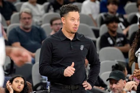Spurs promote Mitch Johnson to coach, takes over for Gregg .